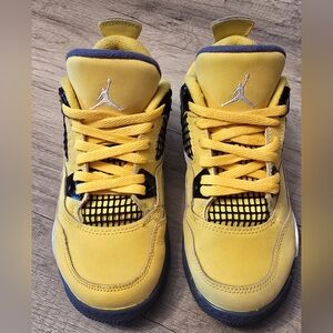 Nike Air Jordan 4 Retro "Lightning"